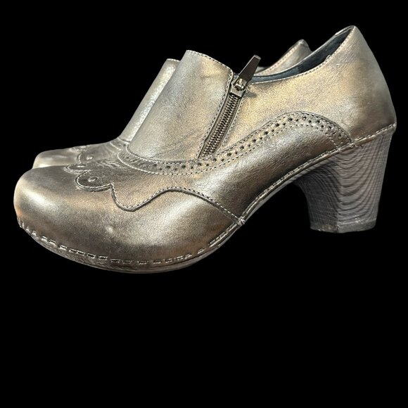 Dark Green Scalloped and Brogue/Wingtip detailed Clog booties. - Picture 6 of 14